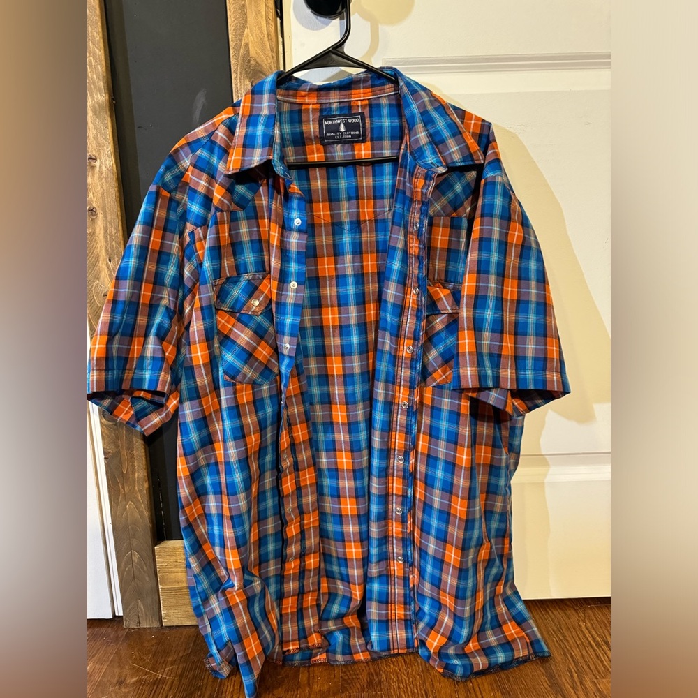 Men’s short sleeve pearl snap shirt